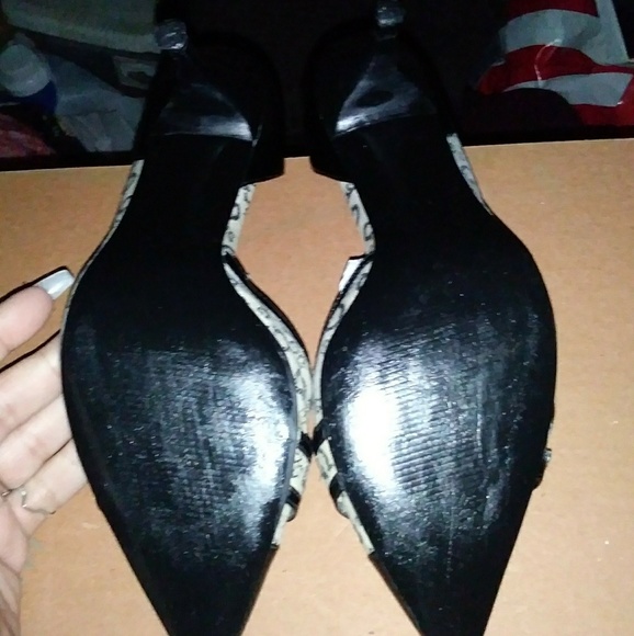 NWOT open side Guess kitten heels! - Picture 5 of 5